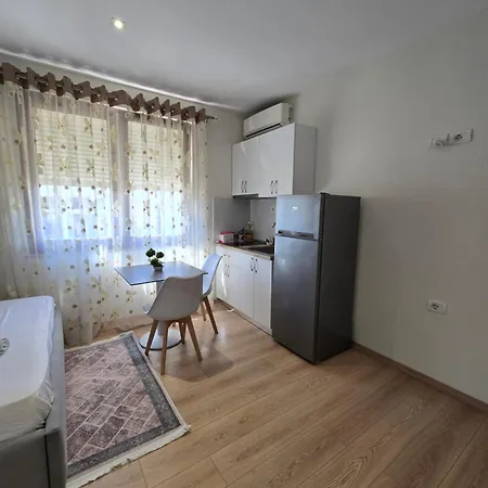 Dani's * Tirana